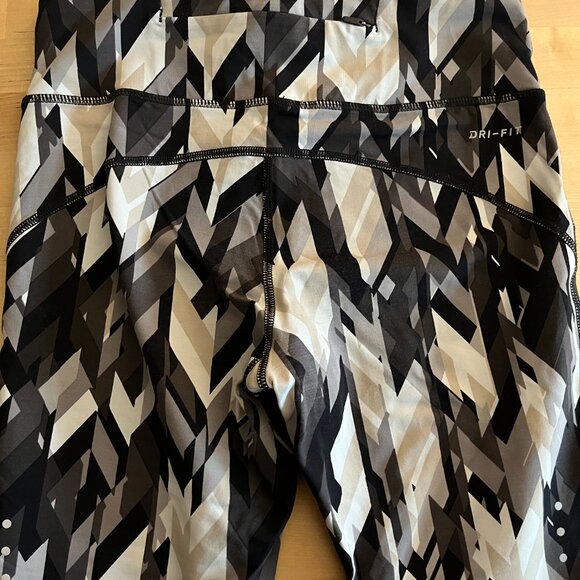 NIKE Dry Fit Running Leggings - Small - Picture 3 of 5